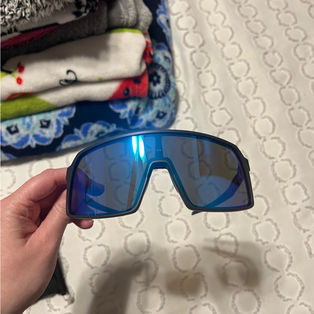 Oakley Sutro Sunglasses - Picture 2 of 7